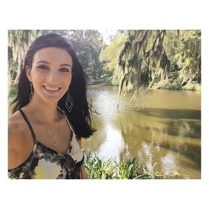 Meet your Posher, Deanna